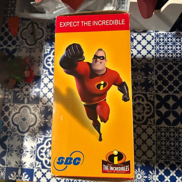 Disney The Incredibles Collectors Edition Phone - Picture 5 of 6